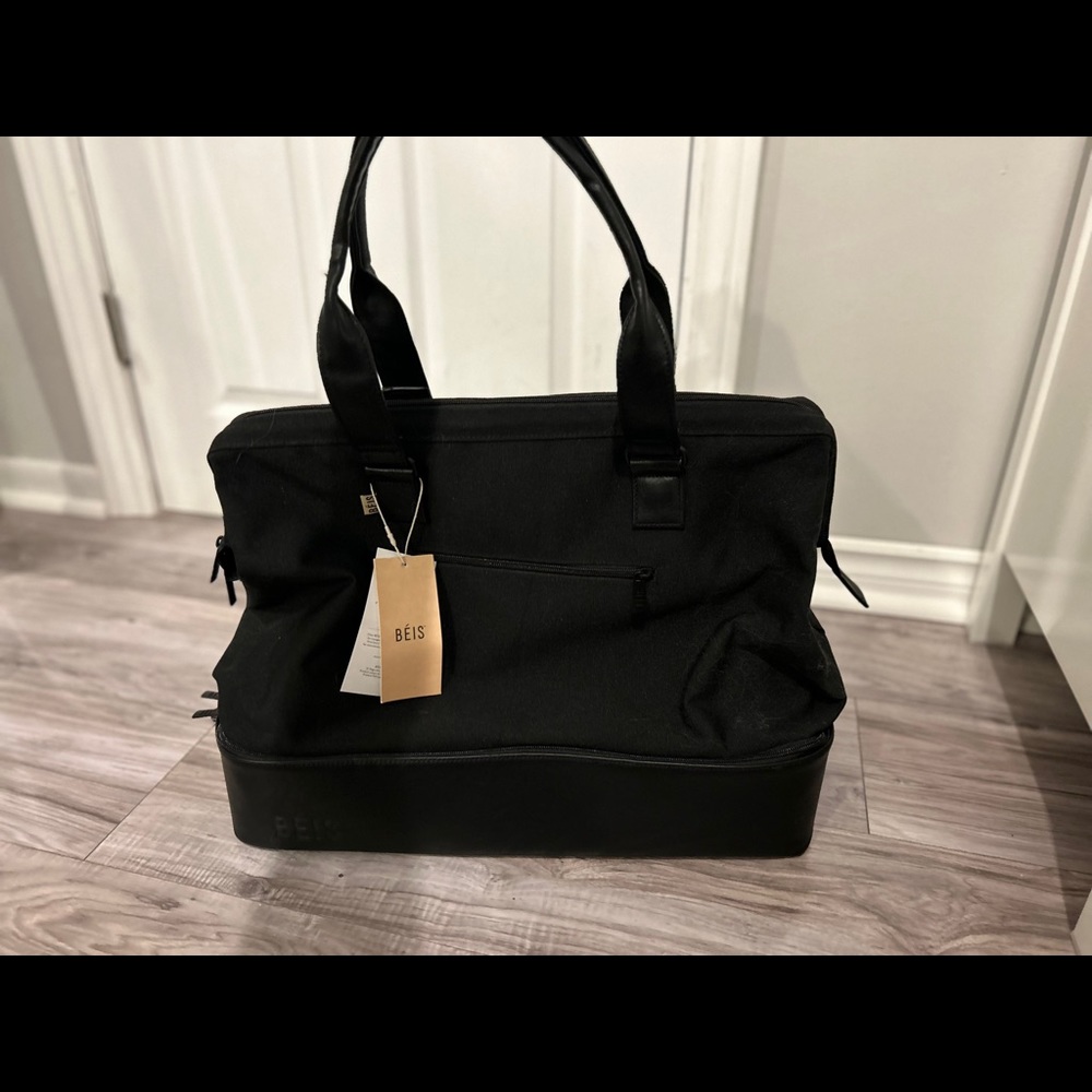 Brand new with tags beis weekender in black